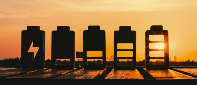 how do solar batteries work blog listing image