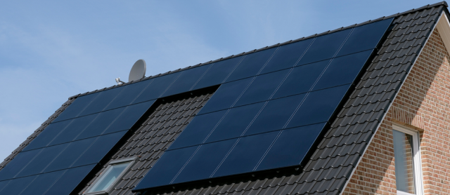 how solar panels affect roof blog listing image